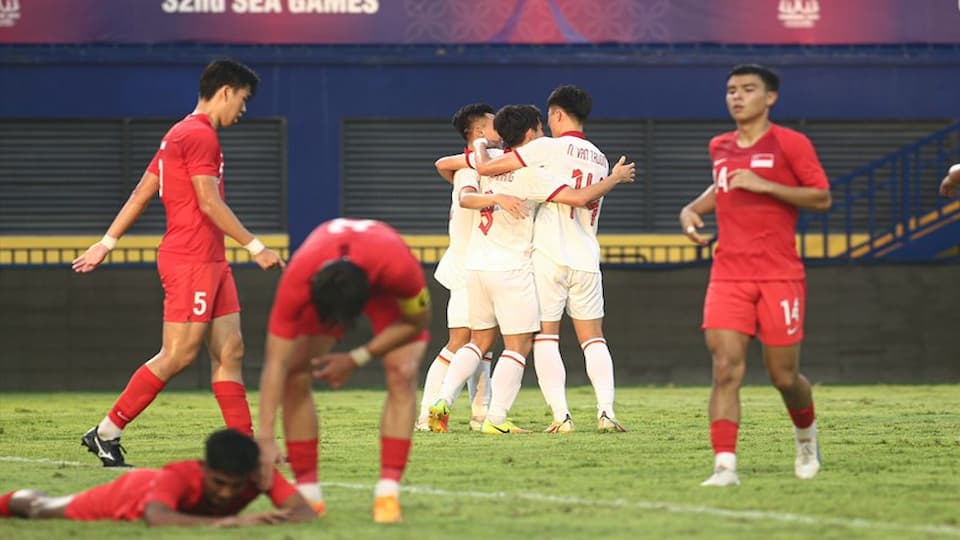 U22 Việt Nam dẫn đầu bảng B sau chiến thắng chưa trọn vẹn trước Singapore