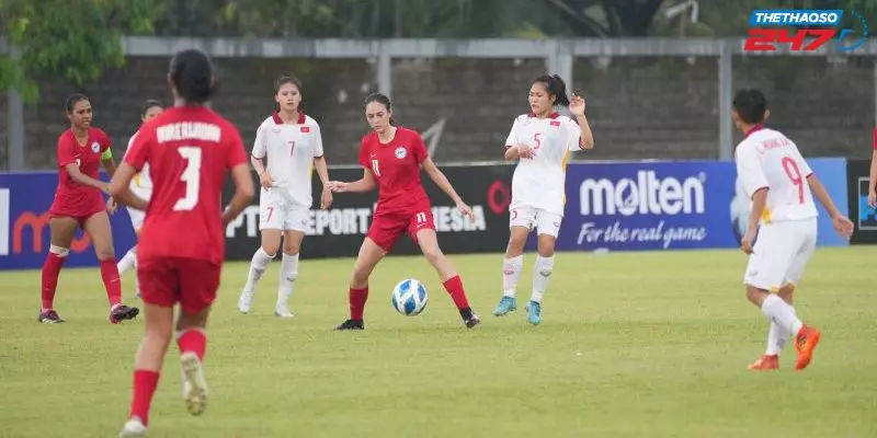 Các cô gái U19 Việt Nam giành thắng lợi 5-0 trước U19 Singapore 